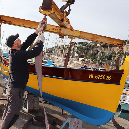 Trois superbes pointus traditionnels remis à l'eau
