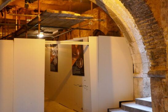 Les travaux de restauration de la rue Obscure avancent, la réouverture est prévue pour la saison estivale !