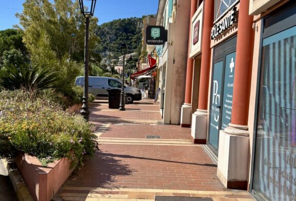 Des travaux de réfection du trottoir à l'Octroi - Avenue du Maréchal Foch